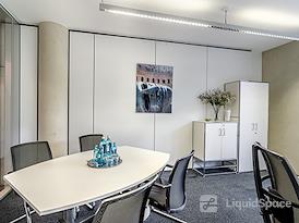 Signature | Dusseldorf Koenigsallee 61