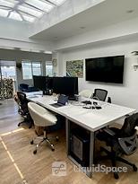 Creative Space on Main St. 2 blocks from the beach