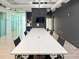 SPACES | IL, Chicago-  1 N State Street