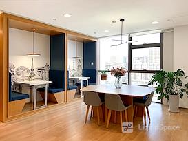 Regus | XIAN, Capita Mall Office