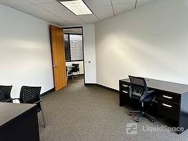 (VON) Von Karman Corporate Center