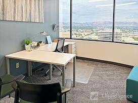 Regus | CA, Woodland Hills - Trillium Towers Center