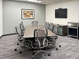 Regus || TOPA Financial Plaza