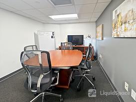 Regus | West Loop