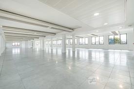 Regus | 24th and Camelback