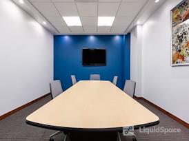 Regus || Sandy
