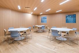 SPACES | BC, Vancouver - Green Lamp