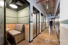 HQ | IL, Naperville - Wall St