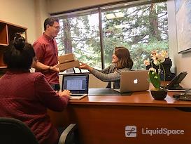 580 Executive Center