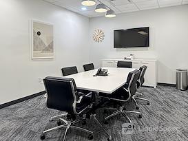 Regus | Columbus - N High St.