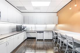 Regus | Northwest Freeway