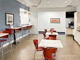 HQ | MI, Novi - Grand River Ave