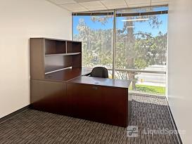 Regus | CA, Woodland Hills - Ventura Blvd.