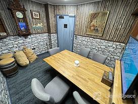DeskLodge Beacon Tower