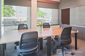 Regus | Phoenix - E Camelback Rd