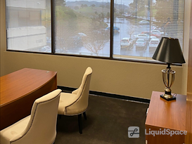 580 Executive Center