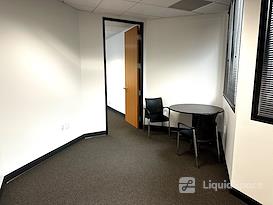 (VON) Von Karman Corporate Center