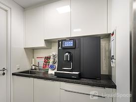 Signature | FRANKFURT, SIGNATURE OpernTurm