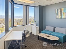 Regus || TOPA Financial Plaza