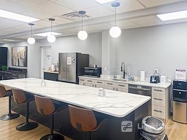 Regus | NC, Winston-Salem - W Third St