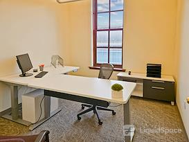 Regus | IA, Davenport - Harrison St