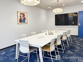 HQ | IL, Bensenville - W Grand Ave