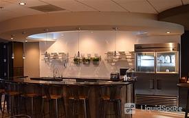 580 Executive Center