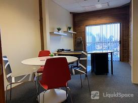 The 5th Floor Coworking Space @ 5th Street Market