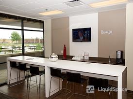 Regus | Columbia Center on Stadium