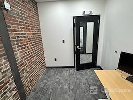 Apt CoWork at The Melrose