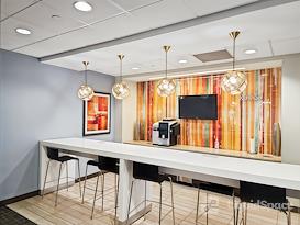Regus | Tuscany Plaza