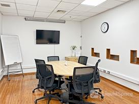 Regus | Santiago, El Golf 40