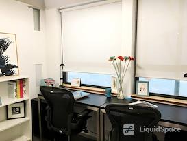 Co Work & Mau I Business Centre