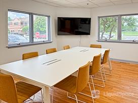 HQ | IL, Winfield - County Farm Rd