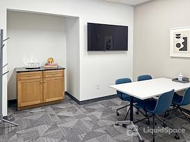 HQ | IL, Naperville - South Washington St