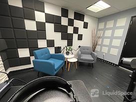 Hangr Coworks - Clifton Park