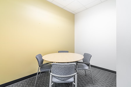 Regus | FL, Tampa - Wells Fargo - Meeting Room