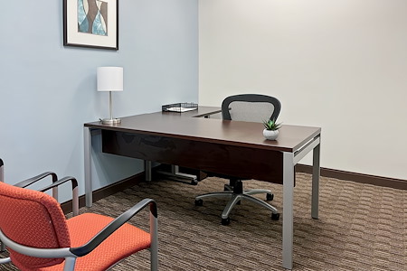 Regus || Downtown Wells Fargo Center - Day Desk
