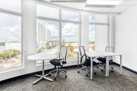 Regus | Florida, Sunny Isles - Netanya Center - Day Desk
