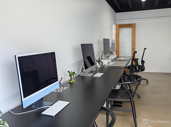 Working at Professional Co-Working Space in Burleigh Heads at Burleigh Heads