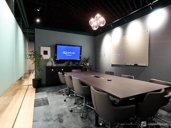 Working at iQ Offices | 1155 Metcalfe Inc. at Montréal
