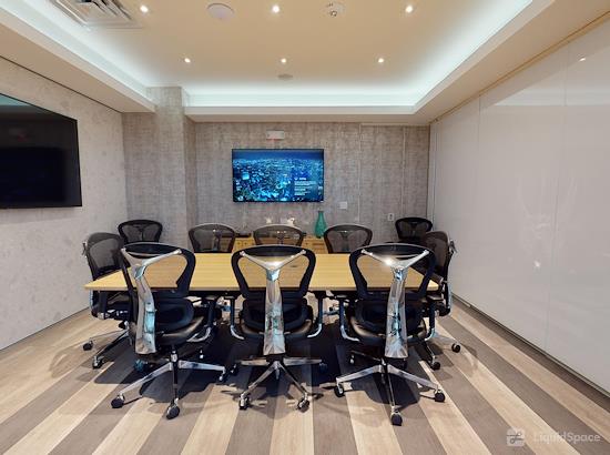 Working at ICONIC Workspaces at Aventura