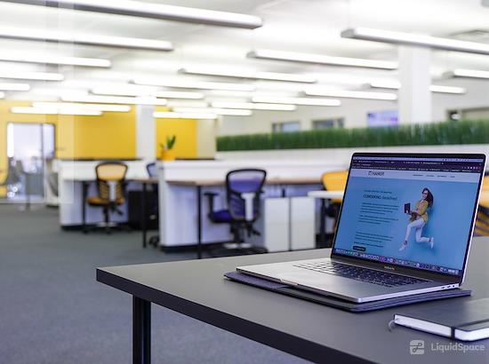 Working at Hangr Coworks - Clifton Park at Clifton Park