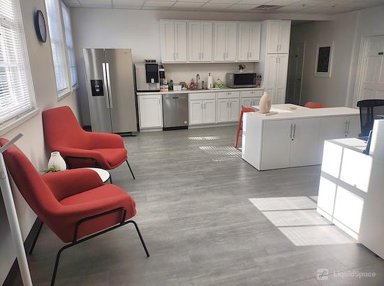 Working at Regus | MO, Branson - W. Hwy 76 at Branson