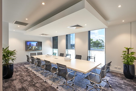 Eight Mile Plains Office Space