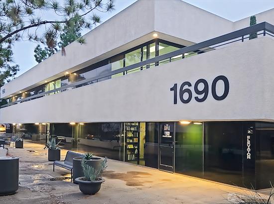 Working at Regus | CA, Fresno - 1690 W Shaw Ave at Fresno