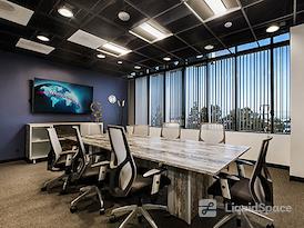 Regus || Commerce Corporate Center