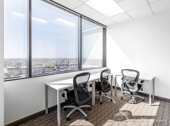 Working at Regus | Centerpointe at La Palma