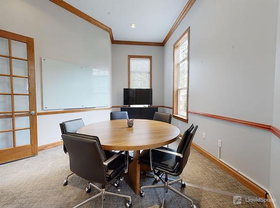 Working at Apt CoWork at Cottonwood Ridgeview at Plano