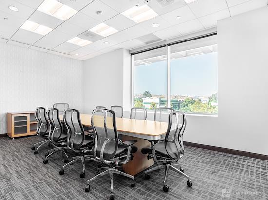Working at Regus | Gateway Plaza at Valencia
